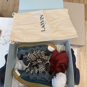 Lanvin Curb
